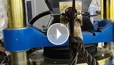 客戶自帶鋼絲繩，親自來廠家驗收1000噸鋼絲繩壓套機